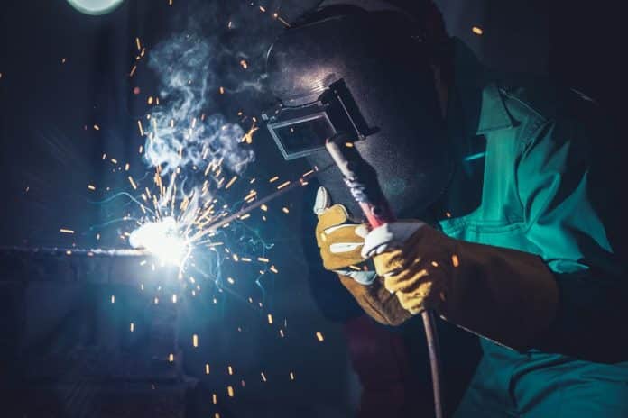 how does arc welding work